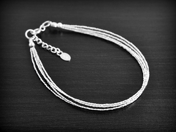 Bracelet en argent 5 fils de petites boules irrégulières, chaînette de réglage de 2cm (L:18,5cm).