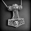 Pendentif en argent marteau de Thor avec tête de viking et loup et entrelacs celtiques sur les...