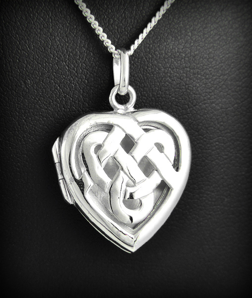 Pendentif porte photo en argent, en forme de coeur et entrelacs celtiques (h:26mm).