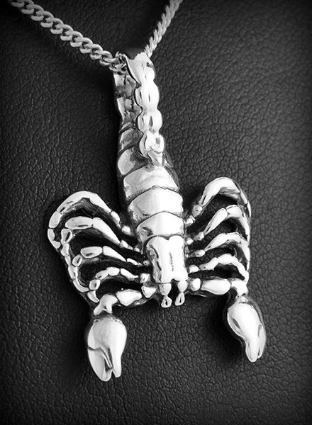 Superbe pendentif en argent d'un scorpion en volume (h:31mm).