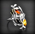Bague Feuillage Ambre & Argent - BGAG-584 Ravissante bague en argent composée d'un feuillage dont 4 en ambre véritable de la mer Baltique...