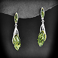 Boucles d'Oreilles Argent & Ambre Elena - BOAG-334 Elégante paire de boucles d'oreilles pendante en argent parées chacune de 2 perles d'ambre, de...