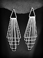 Boucles d'oreilles fils argent à poussoirs de forme géométrique d'un triangle de fil à la base et...