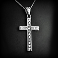 Superbe pendentif en argent d'une croix décorée de zirconiums (h:43mm).