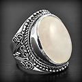 Bague argent sertie d'une pierre fine de belle taille, disponible en pierre de lune, quartz rose,...