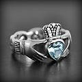 Superbe bague en argent Claddagh ornée d'une pierre véritable Améthyste ou Topaze bleue ou...