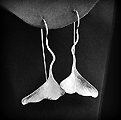 Ravissante paire de boucles d'oreilles argent brossé, feuilles de ginkgo en volume, crochets...