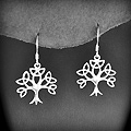 Boucles d'oreilles en argent d'un arbre de vie, l'entrelacs Trinité en signe d'éternité sur les...