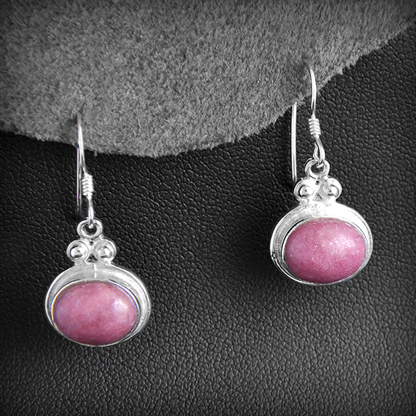 Jolies boucles d'oreilles en argent avec pendant pierre de Rhodochrosite vieux rose  (h:17mm).