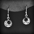 Jolies boucles d'oreilles en argent ajourées de motifs floraux, en forme de gouttes en volume...