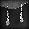 Boucles d'oreilles en argent de fabrication artisanale ornées d'une pierre de lune véritable de...