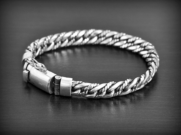 Bracelet en argent tressé  artisanal grosse gourmette fil lisse et cordage alternés, finition...