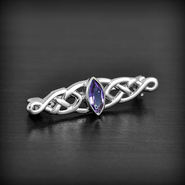 Broche en argent entrelacs celtique orné d'une  améthyste véritable (h:9mm, L:3,6cm)
