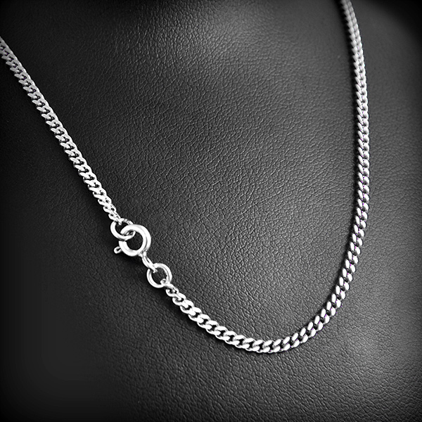 Très belle chaîne en argent maille gourmette diamantée bien solide, au choix : oxydée ou blanche...