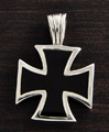 Pendentif en argent de la fameuse croix des templiers (h:24mm).