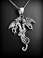 Très beau pendentif en argent d'un homme dragon et d'une femme ailée à queue de serpent(h:44mm).