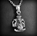 Pendentif en argent de la divinité hindoue Ganesh en volume (h:23mm hors bélière).